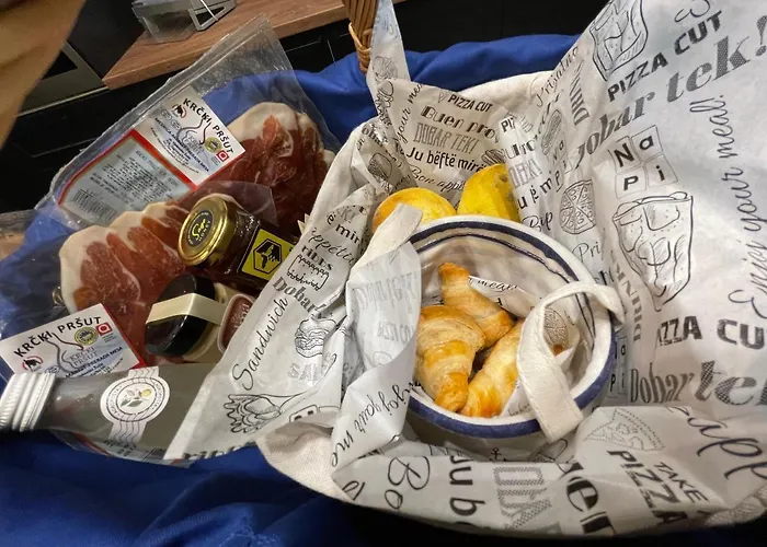 Monika & Breakfast Baskets 236 Punat