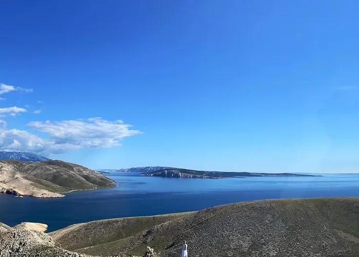 Monika & Breakfast Baskets 236 *