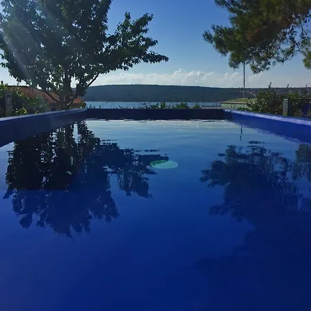 Family Monika - Sea View - Heated Pool Ii شقة بونات