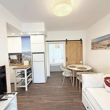Family Monika - Sea View - Heated Pool Ii بونات