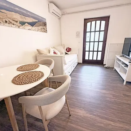Family Monika - Sea View - Heated Pool Ii شقة بونات