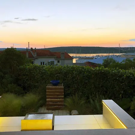 Family Monika - Sea View - Heated Pool Ii شقة
