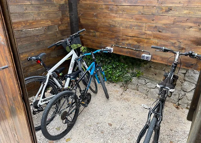 Monika & Breakfast Baskets 236 *