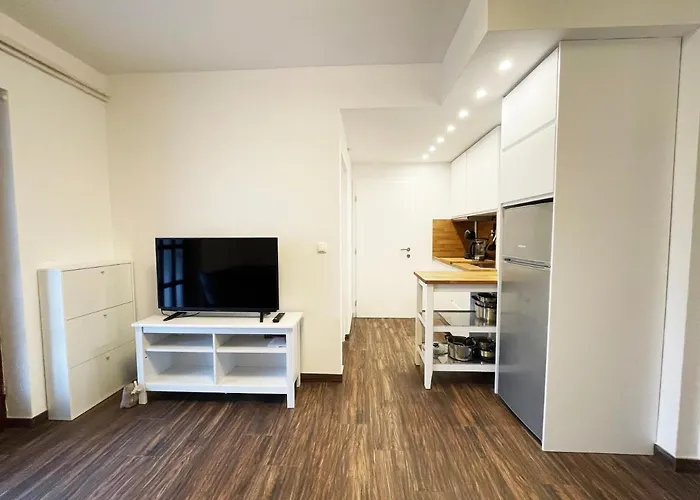 Monika & Breakfast Baskets 236 *