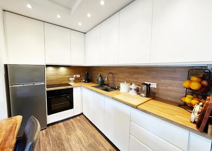 Apartamento Monika & Breakfast Baskets 236 *