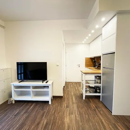 Monika & Breakfast Baskets 236 *