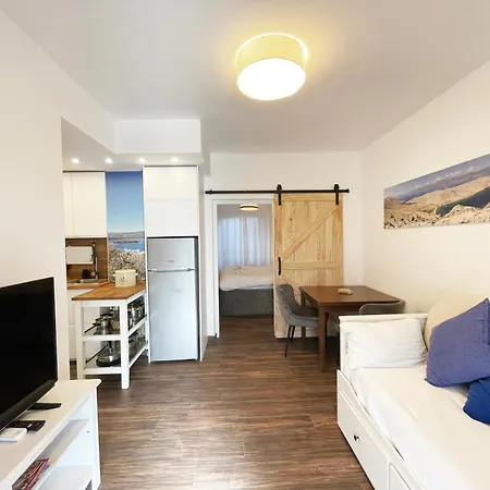 Monika & Breakfast Baskets 236 아파트