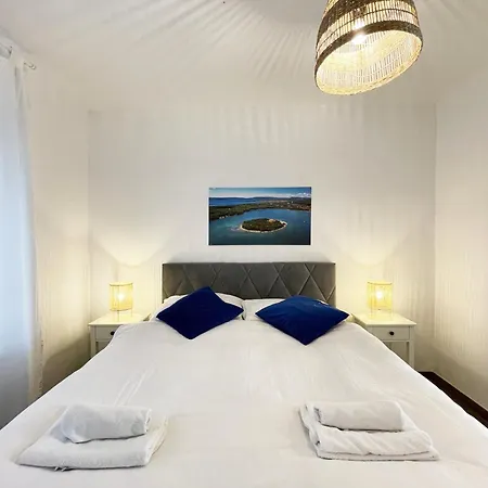 Monika & Breakfast Baskets 236 * 푸나트