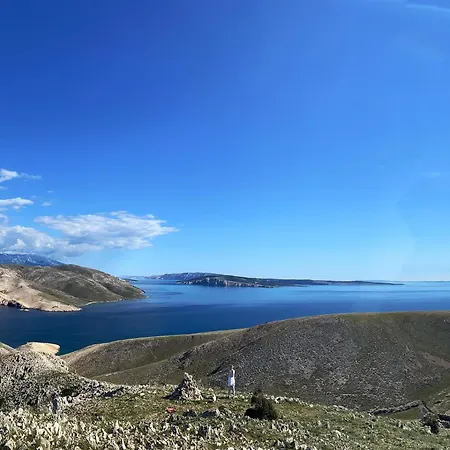 Monika & Breakfast Baskets 236 *